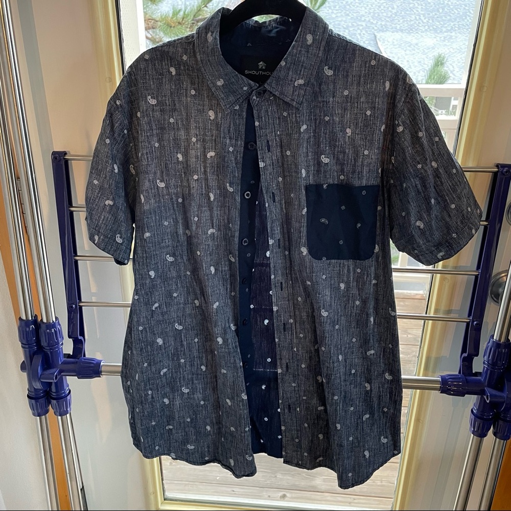 Short sleeve button up